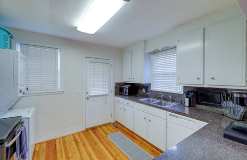 Cayce Casa | 2 Bed - Charming Home - Cayce (W Columbia)