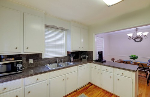 Cayce Casa | 2 Bed - Charming Home - Cayce (W Columbia)