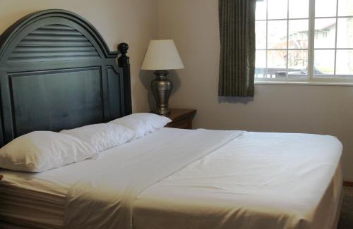 Eagle River Casa | 2 bed condo on Duck Lake in Eagle River