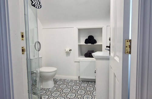 Tyrone Cabaña | 2 Bed cottage-Sleeps 4-Private Garden-Parking