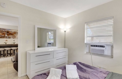 Delray Beach Cabaña | 2 bed Cottage in Delray Beach walk to Atlantic, pets welcome, free parking
