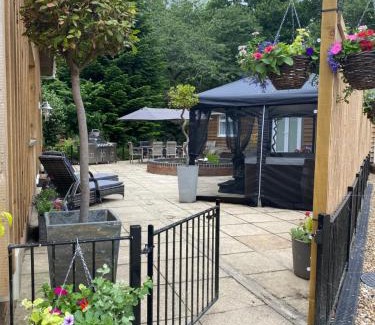 Wimborne Saint Giles Casa | 2 Bed Countryside Retreat in Dorset Includes a private Hot Tub and cosy wood burner