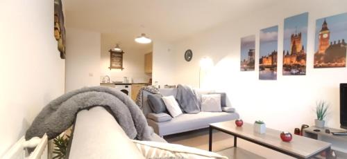 Crawley Apartamento | 2 Bed Crawley Apt - Near Gatwick