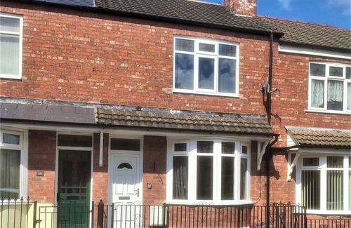 Darlington Casa | 2 Bed Darlington Townhouse, garden & free parking