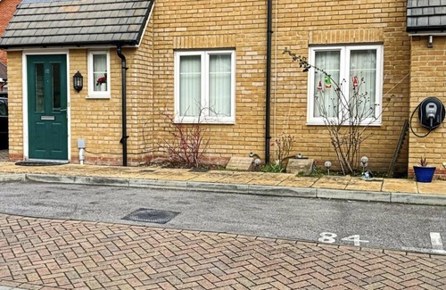 Langley Marish Casa | 2 Bed End Terrace M4 M25 Heathrow Windsor & London