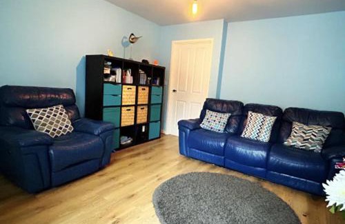 Langley Marish Casa | 2 Bed End Terrace M4 M25 Heathrow Windsor & London