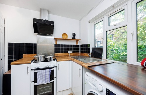 Addiscombe Apartamento | 2 Bed Flat | Addiscombe Road | Sleeps 5 | Smart TV | WiFi | Netflix