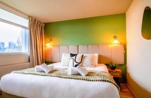 Tower Hamlets Apartamento | 2 bed flat, City views, suitable for Long stays