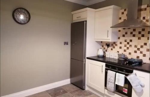 Beaufort Casa | 2 Bed Flat - Sleeps 4 - Garden - Parking - Wifi