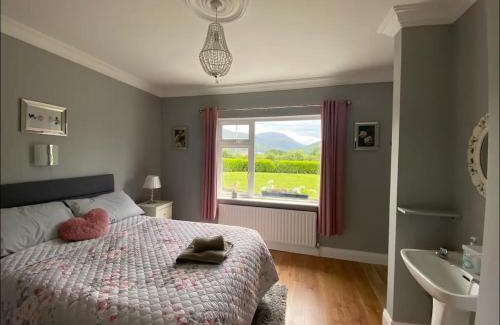 Beaufort Casa | 2 Bed Flat - Sleeps 4 - Garden - Parking - Wifi