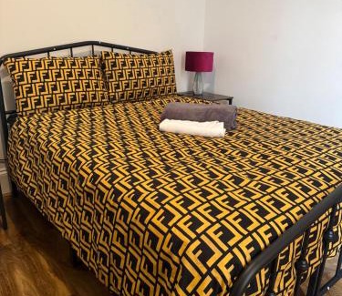 Charlton Apartamento | 2 Bed Flat - Sleeps 4 - Parking - Wifi