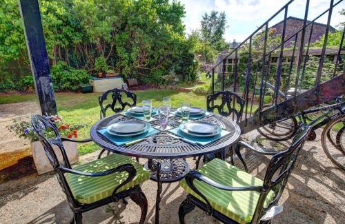 Hampton Wick Apartamento | 2 bed flat - SW London with parking