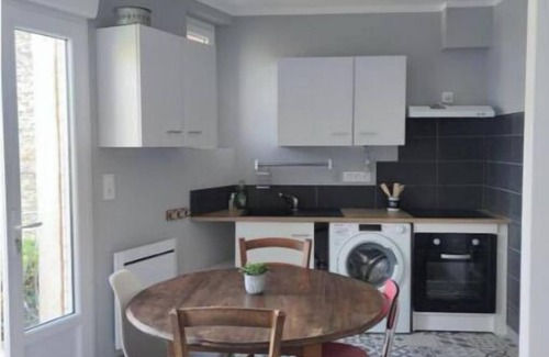 Saint-Georges-de-Luzencon Apartamento | 2 Bedroom Apartment in Saint-Georges-de-LuzenÃ§on