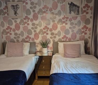The Docks Apartamento | 2 bed GF Docklands Apartment - Free Parking for 1 car