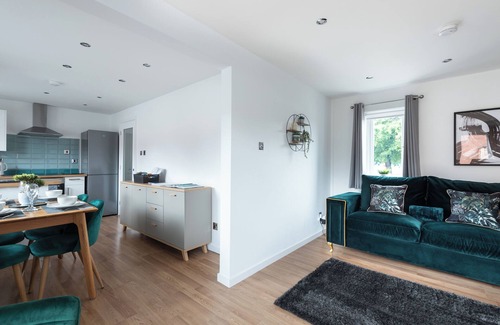 Hull Casa | 2 Bed Home near Hull Marina for contractors and families.
