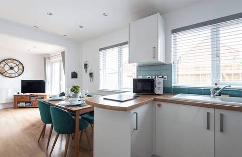 Hull Casa | 2 Bed Home near Hull Marina for contractors and families.