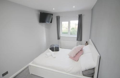 Solihull Casa | 2 Bed House - BHX - NEC