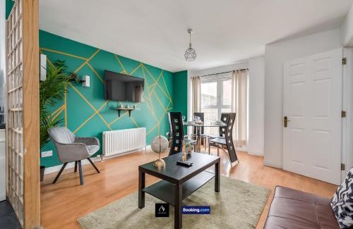 Ormeau Casa | 2 Bed House By Boyeilles Apartments Short Lets & Serviced Accommodation Belfast With Balcony & Free Parking