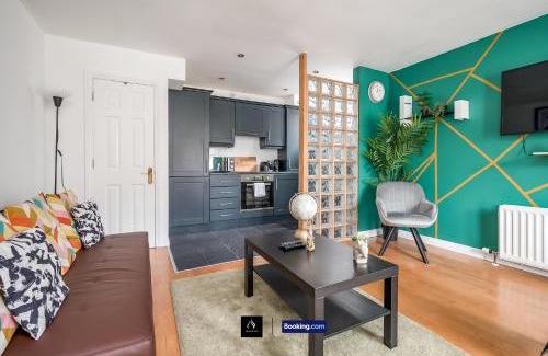 Ormeau Casa | 2 Bed House By Boyeilles Apartments Short Lets & Serviced Accommodation Belfast With Balcony & Free Parking
