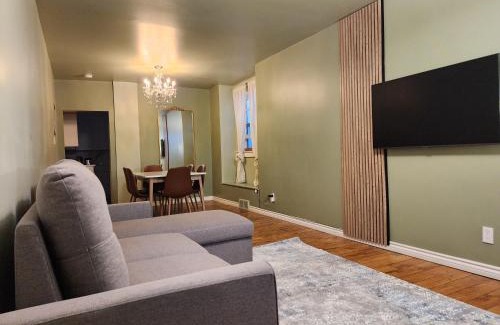Parkhill-Stanley Park Apartamento | 2-bed house for downtown, stampede & mountains