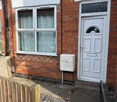 Newark Casa | 2 Bed House - Garden & Excellent Wifi