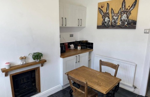 Chesterfield Casa | 2-bed House in Chesterfield Free Parking Garden