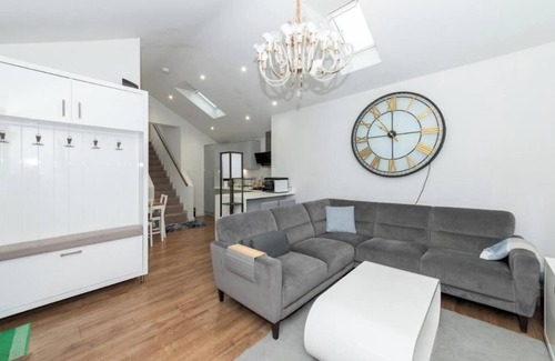 Reading Casa | 2-Bed House in Reading-Near town-Sleeps 4