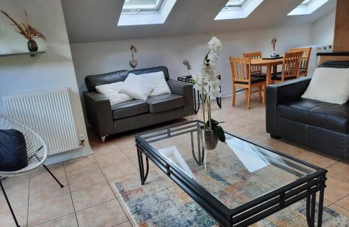 Rostrevor Casa | 2 Bed House - Sleeps 6 - Parking - Wifi