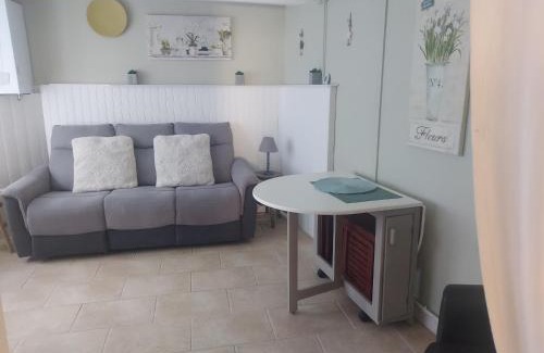 Confolens Casa | 2 Bed House with Mountain View Garden and Bbq