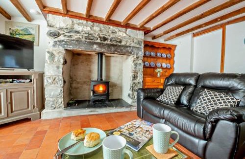 Dinas Casa | 2 Bed in Aberdesach 92082