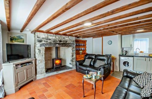 Dinas Casa | 2 Bed in Aberdesach 92082