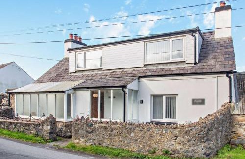 Dinas Casa | 2 Bed in Aberdesach 92082
