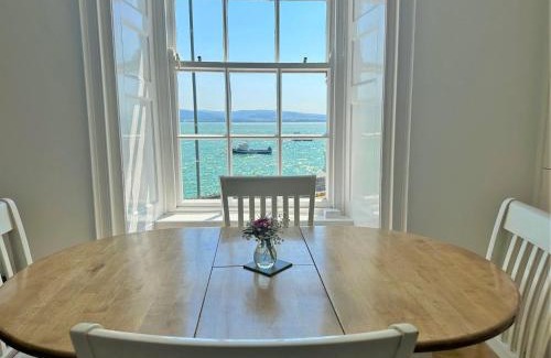 Aberdovey Casa | 2 Bed in Aberdovey DY004