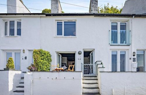Aberdovey Casa | 2 Bed in Aberdovey DY011