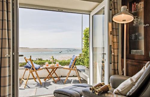 Aberdovey Casa | 2 Bed in Aberdovey DY011