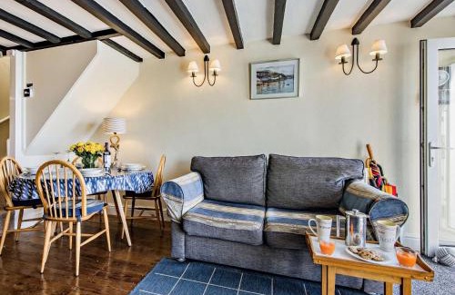 Aberdovey Casa | 2 Bed in Aberdovey DY011