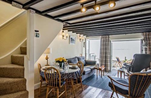 Aberdovey Casa | 2 Bed in Aberdovey DY011