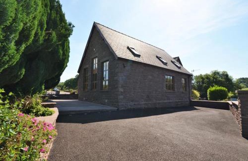 Llantilio Pertholey Casa | 2 bed in Abergavenny 65965