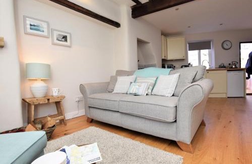 Appledore Casa | 2 Bed in Appledore DECKH