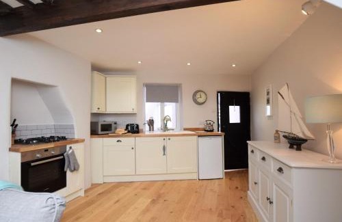 Appledore Casa | 2 Bed in Appledore DECKH