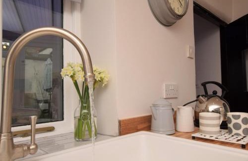 Appledore Casa | 2 Bed in Appledore DECKH