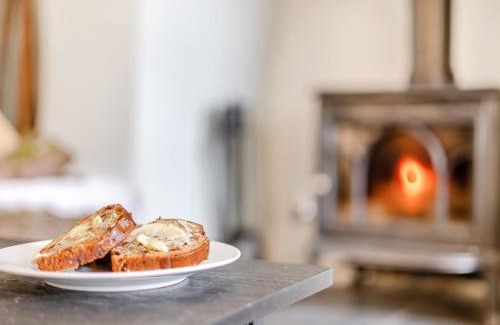 Cwmtirmynach Casa | 2 Bed in Betws-y-Coed SKN03
