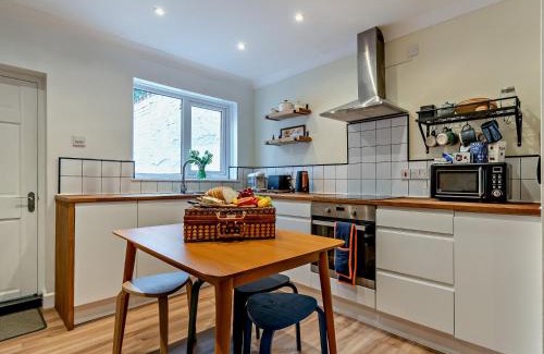 Beverley Casa | 2 Bed in Beverley 93219