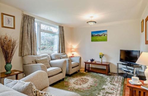Axminster Casa | 2 Bed in Charmouth 50033