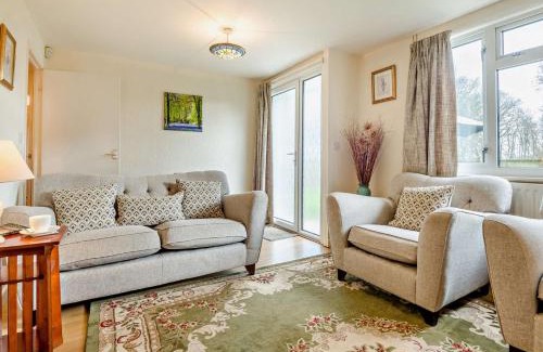 Axminster Casa | 2 Bed in Charmouth 50033