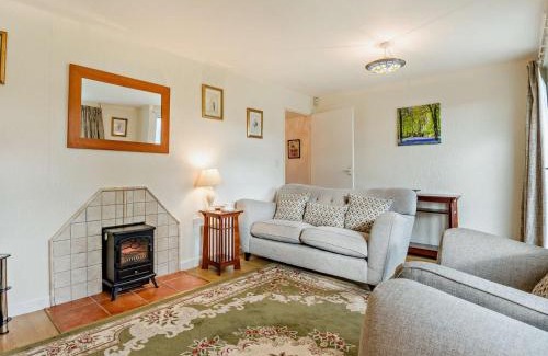 Axminster Casa | 2 Bed in Charmouth 50033