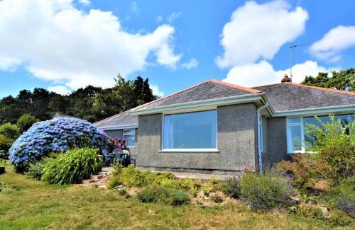 Constantine Casa | 2 Bed in Constantine TVEAN
