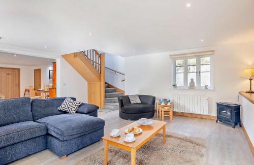 Arthog Casa | 2 Bed in Fairbourne 43105