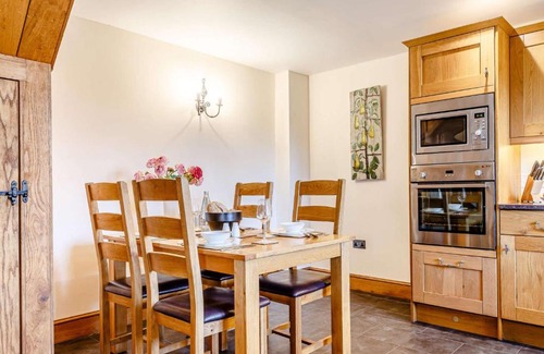 Launceston Casa | 2 Bed in Launceston 81077