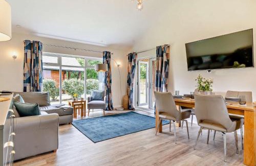 Upper Killay Casa | 2 Bed in Gower 91724